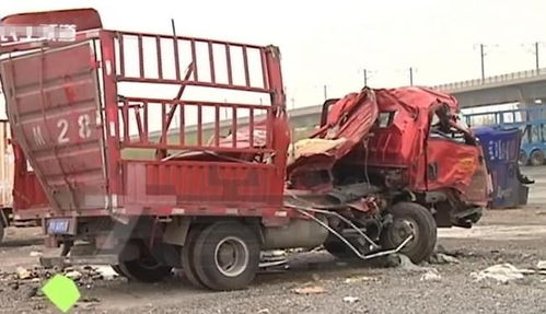 高速路上一聲嘆息 誰在為突發的拖車費買單？